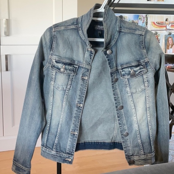 Cropped Jean Jacket - Picture 1 of 2